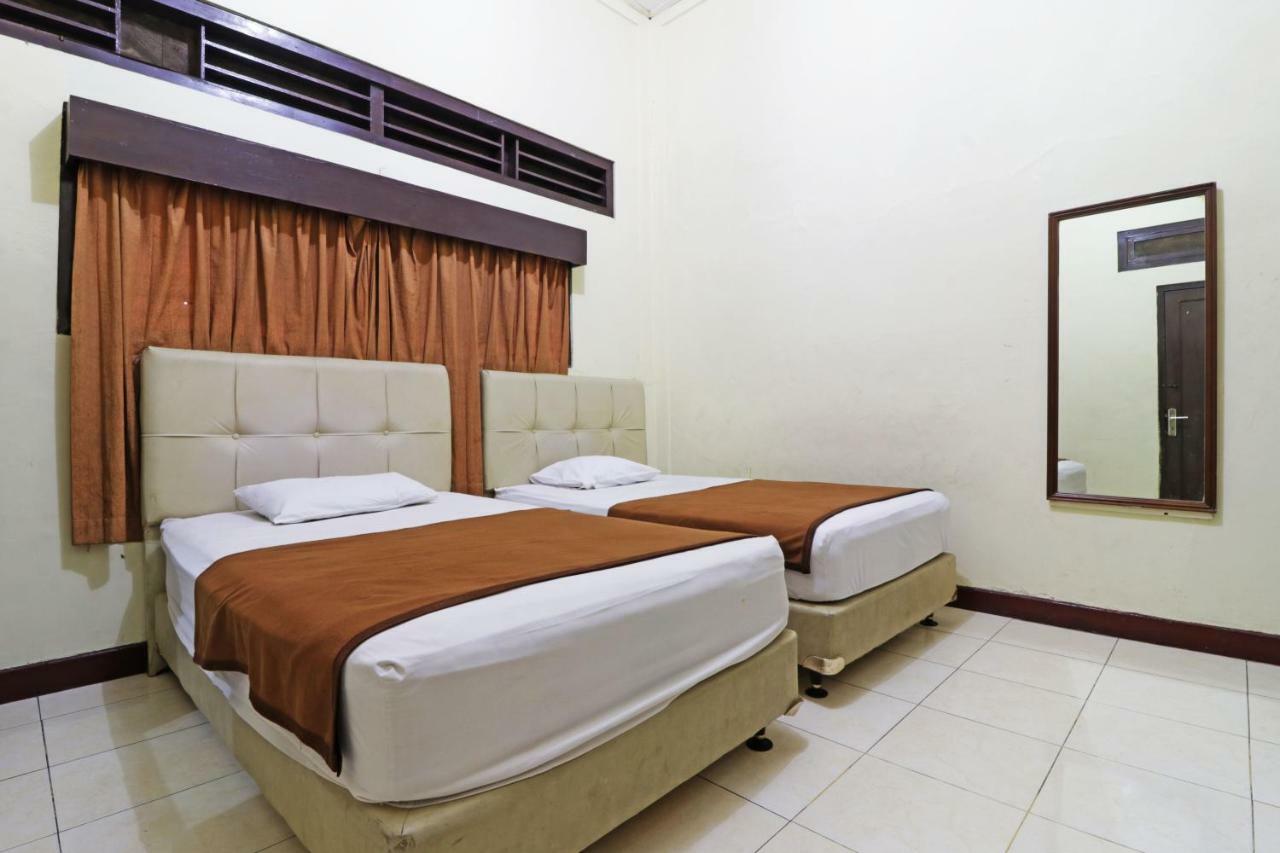 Borneo Hostel Jakarta Exterior foto